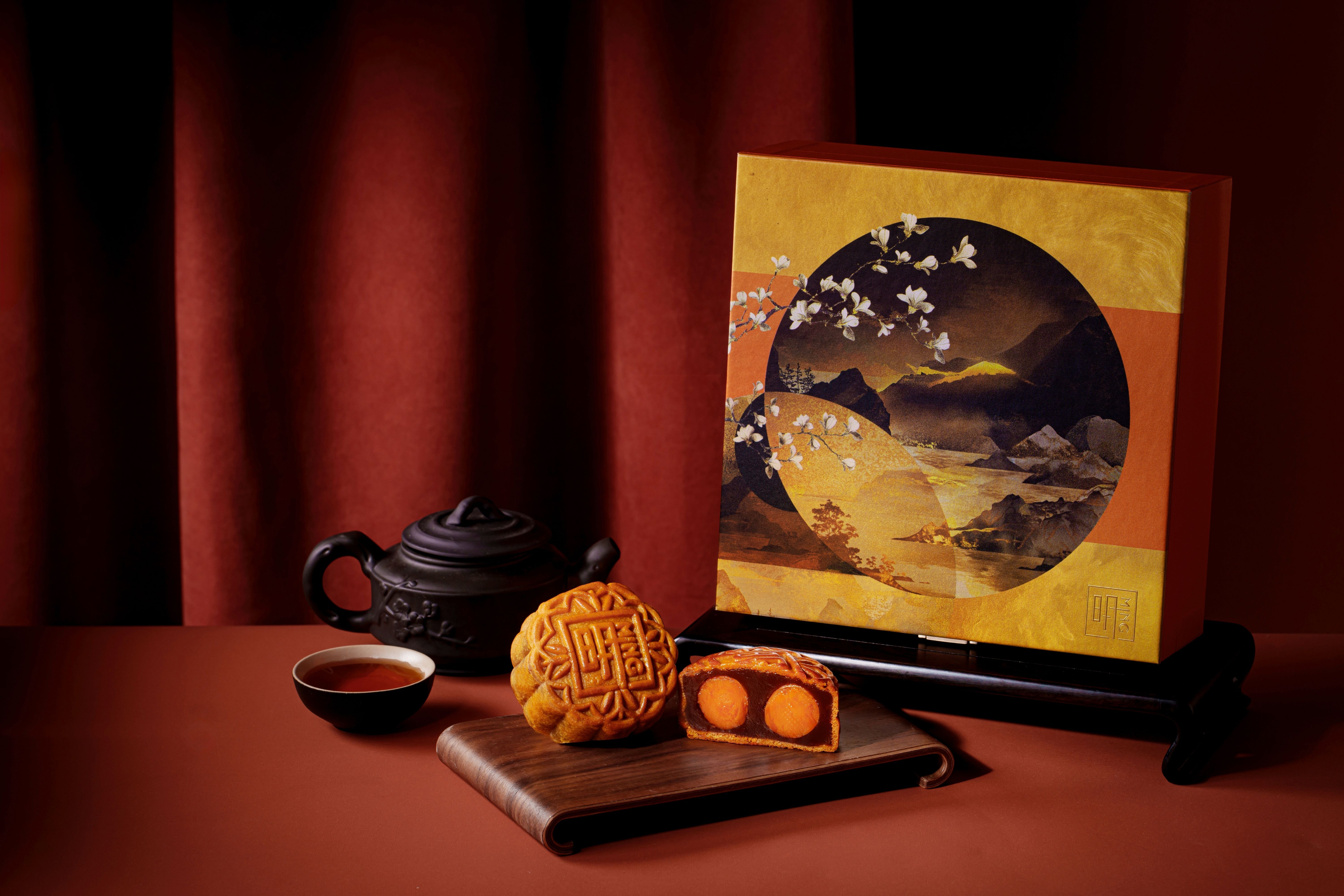 cd_mooncake_lotus_double_egg_yolk