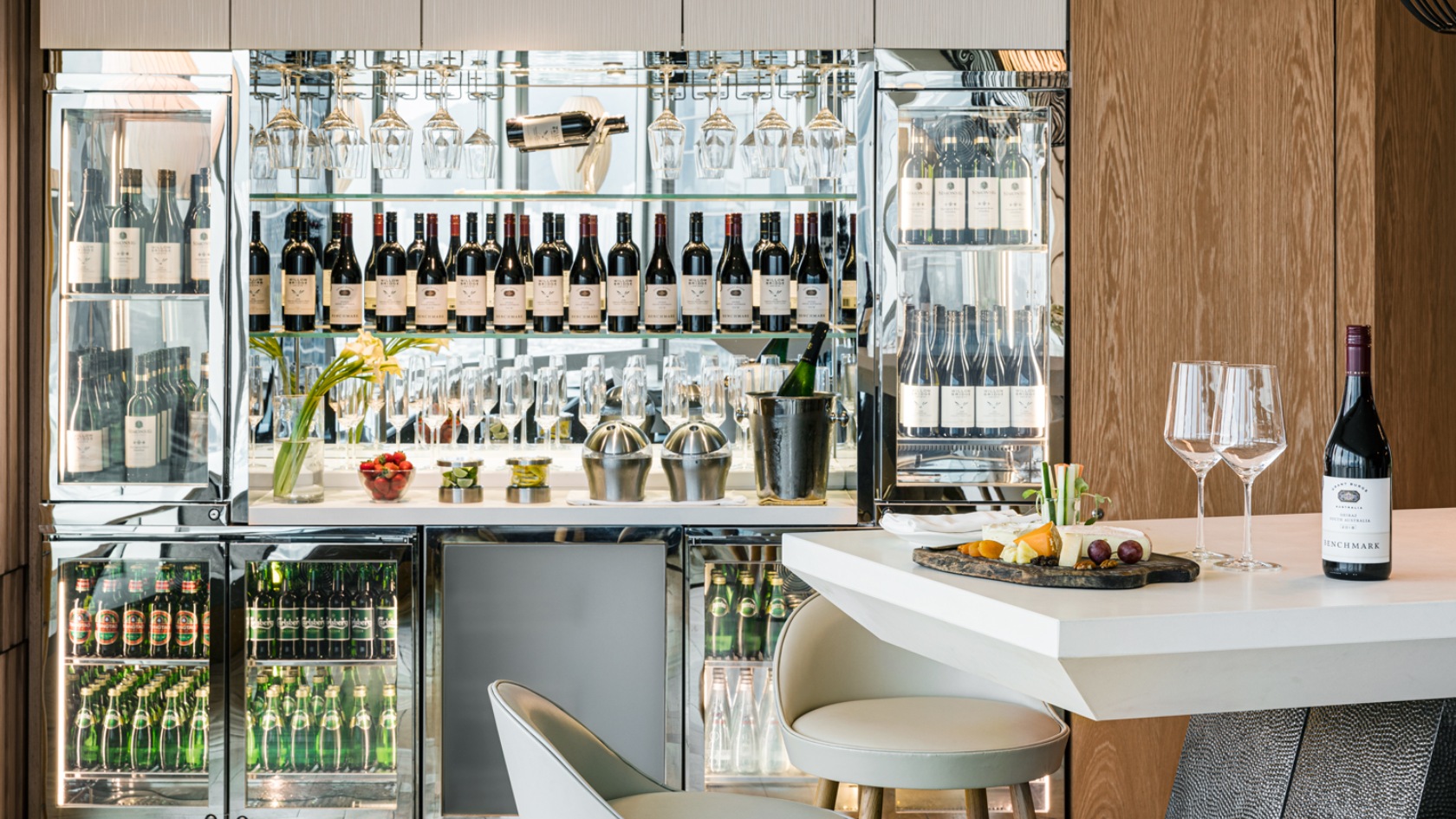 Cordis Hong Kong Club Lounge Wine Bar